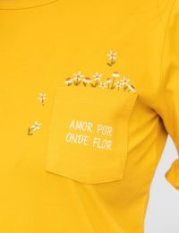 تیشرت زنانه سرآستین چین دار گل آویز - تصویر 3