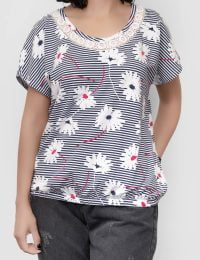 تیشرت زنانه یقه گیپور دار گلرو