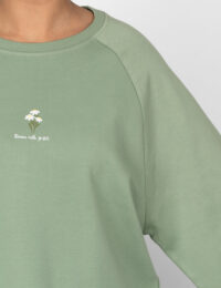 بلوز زنانه فری سایز سه گل بهاری - تصویر 4