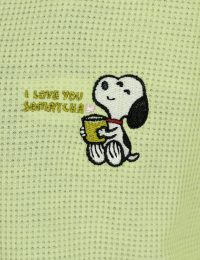 بلوز زنانه گلدوزی سگ شکمو - تصویر 2